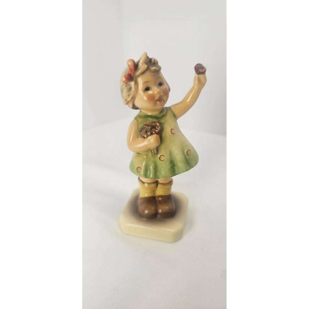 Goebel‎ Hummel Forever Yours TMK 7 Club Figurine #793 Germany 1994